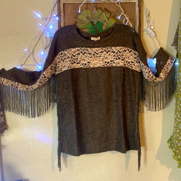 Ryu Tops - Women’s RYU Fringe&Lace Western Momma,Knit Top,inTaupe Brown ,Irish Cream